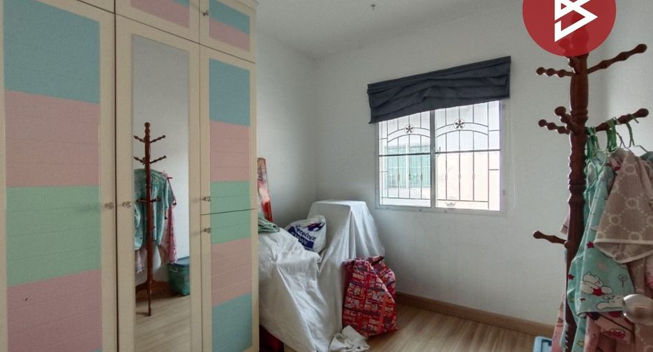 For sale 3 bedrooms townhouse in Krathum Baen, Samut Sakhon