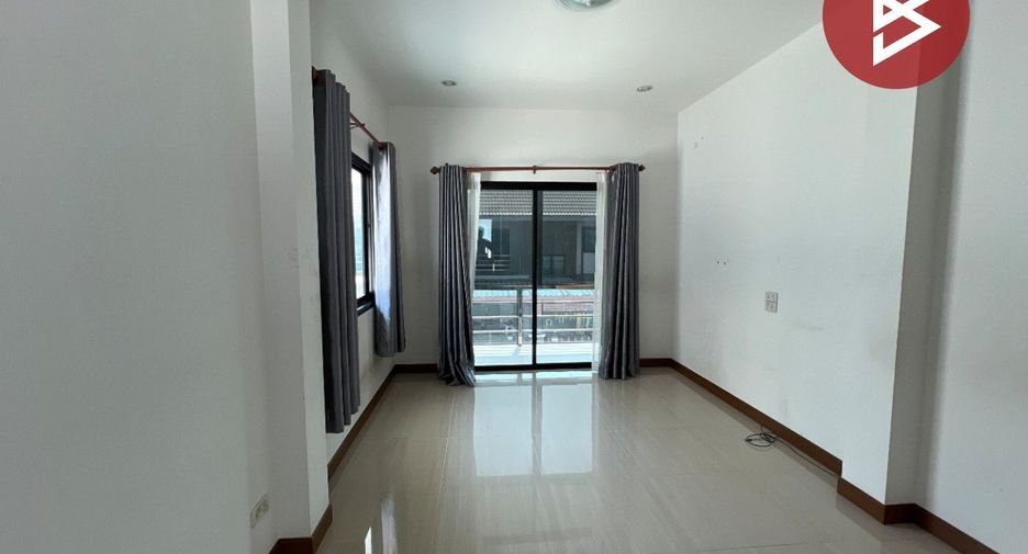 For sale 3 bedrooms house in Phan Thong, Chonburi