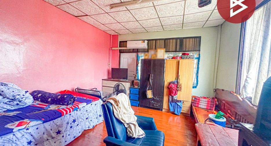 Casa adosada en venta de 4 habitaciones en Mueang Samut Prakan, Samut Prakan