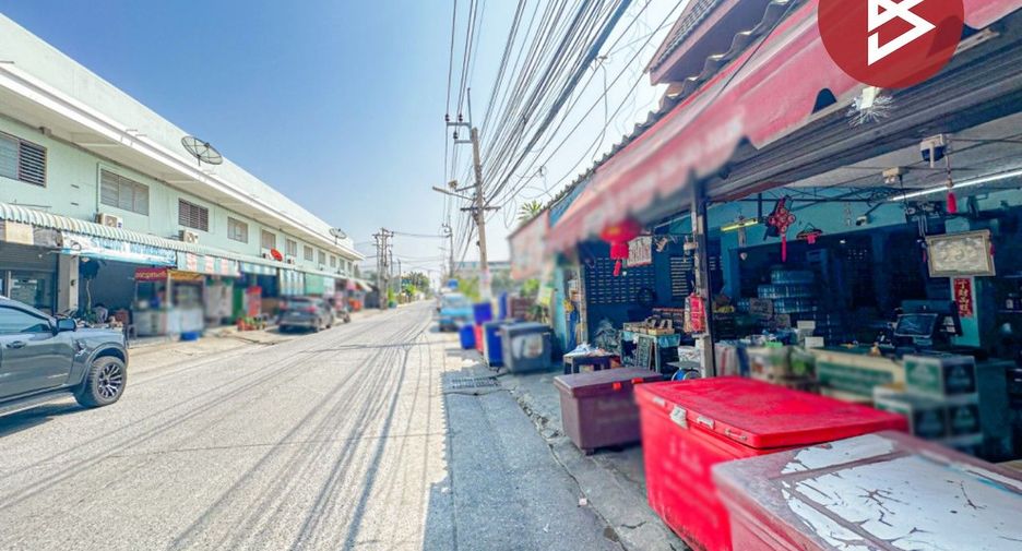 Casa adosada en venta de 4 habitaciones en Mueang Samut Prakan, Samut Prakan