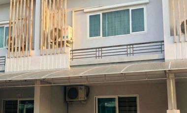 Reihenhaus zum Kauf mit 3 Zimmer in Bang Khen, Bangkok