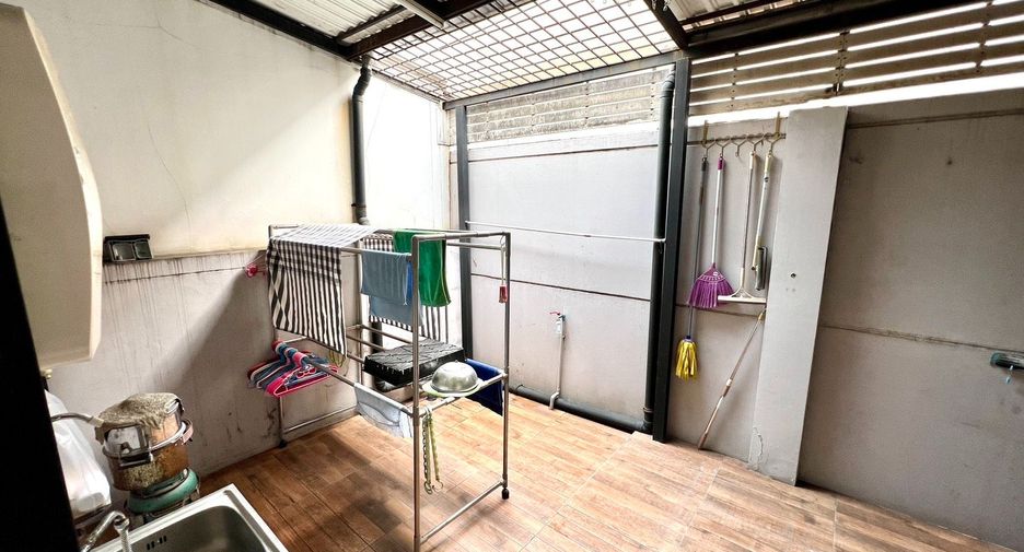 Reihenhaus zum Kauf mit 3 Zimmer in Bang Khen, Bangkok