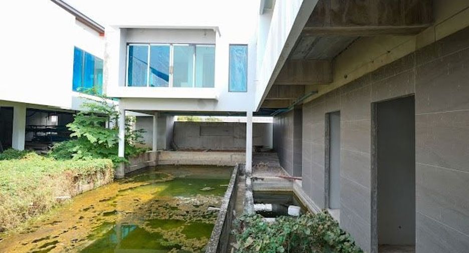 For sale 9 bedrooms house in Khlong Sam Wa, Bangkok