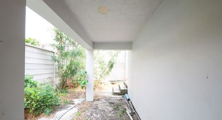 For sale 9 bedrooms house in Khlong Sam Wa, Bangkok
