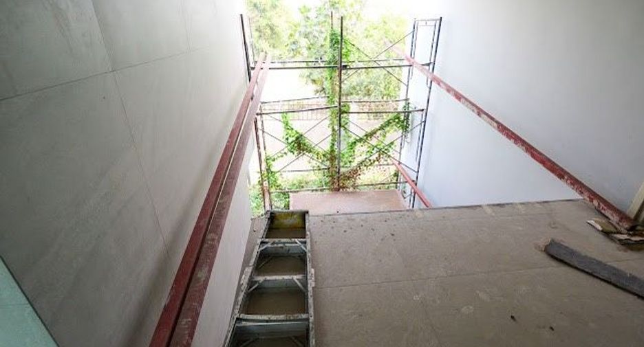 For sale 9 bedrooms house in Khlong Sam Wa, Bangkok