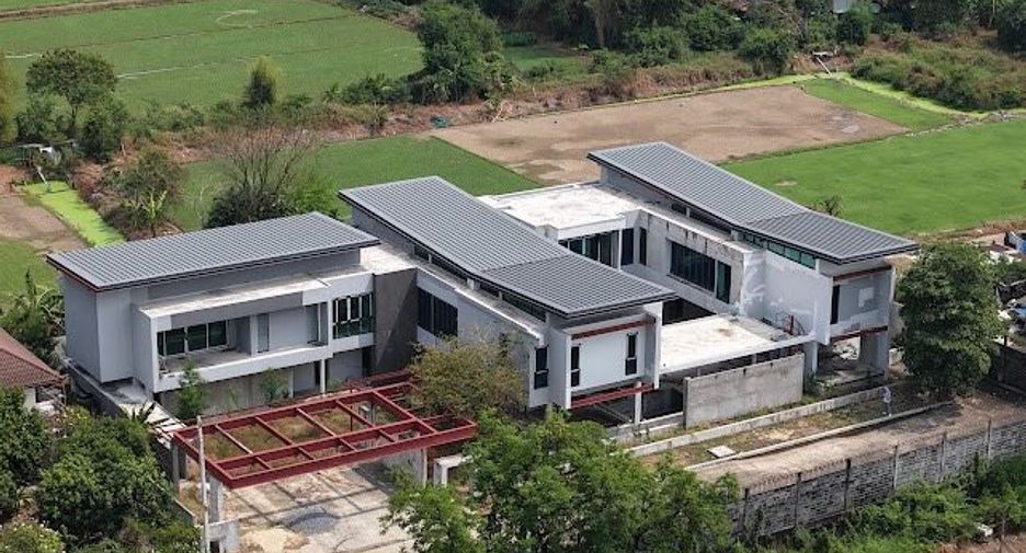 For sale 9 bedrooms house in Khlong Sam Wa, Bangkok