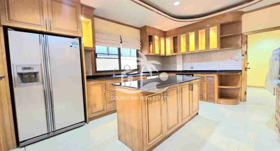 For rent and for sale 4 bedrooms house in Bang Lamung, Chonburi