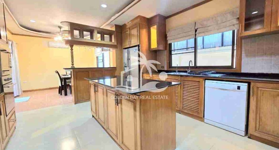 For rent and for sale 4 bedrooms house in Bang Lamung, Chonburi