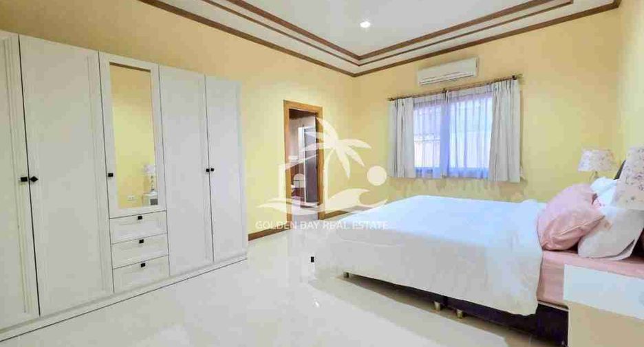 For rent and for sale 4 bedrooms house in Bang Lamung, Chonburi