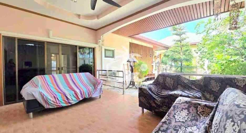 For rent and for sale 4 bedrooms house in Bang Lamung, Chonburi