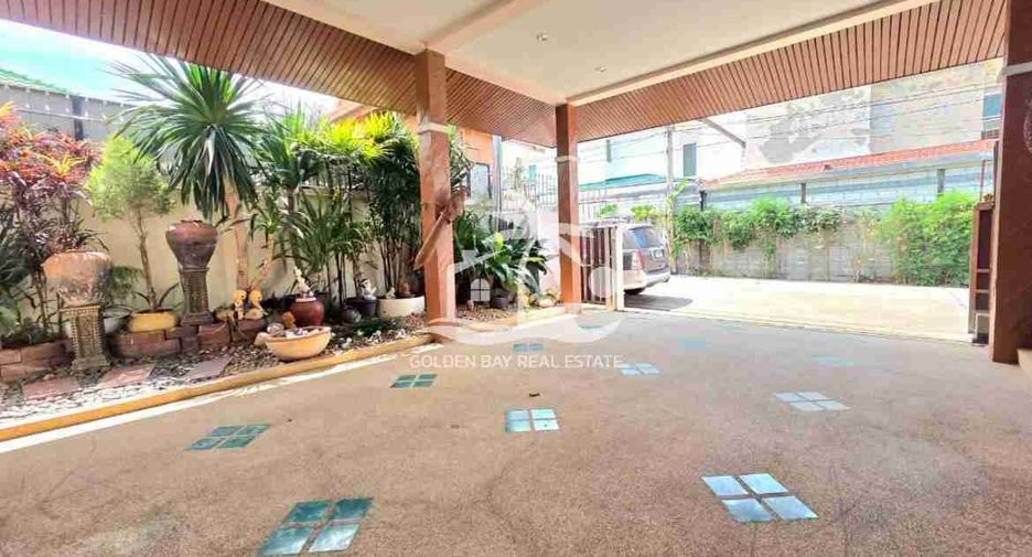 For rent and for sale 4 bedrooms house in Bang Lamung, Chonburi