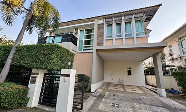 For rent 3 bedrooms house in Khan Na Yao, Bangkok