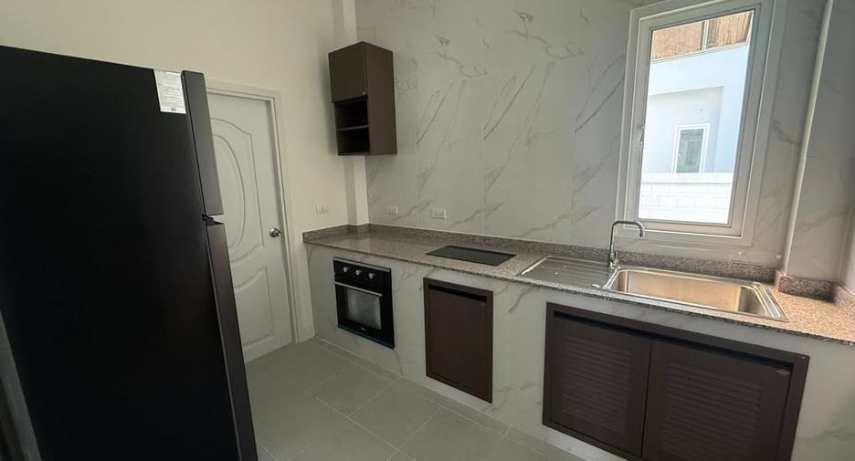 For rent 3 bedrooms house in Min Buri, Bangkok