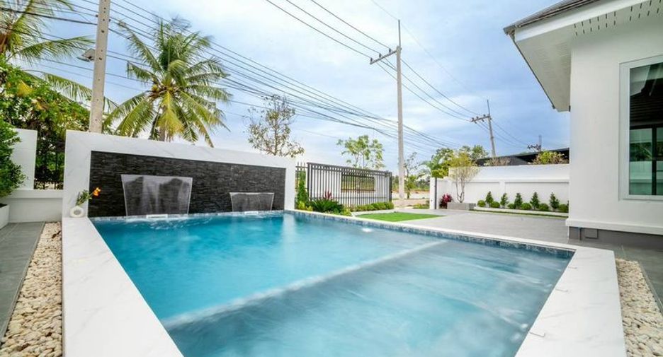 For sale 3 bedrooms villa in Bang Lamung, Chonburi