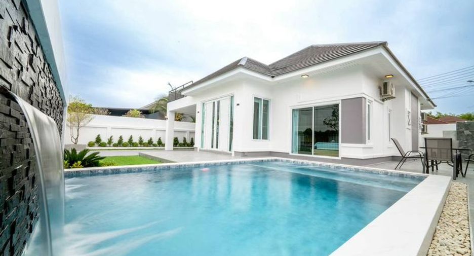 For sale 3 bedrooms villa in Bang Lamung, Chonburi