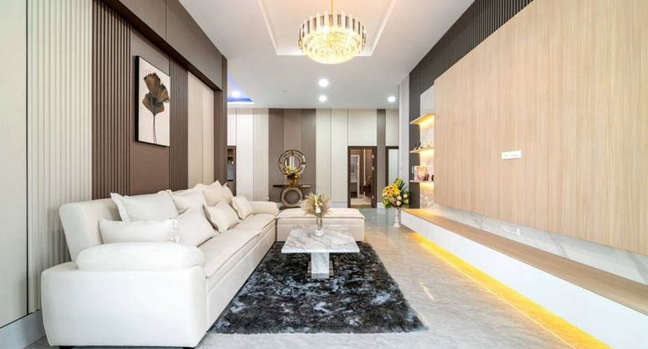 For sale 3 bedrooms villa in Bang Lamung, Chonburi