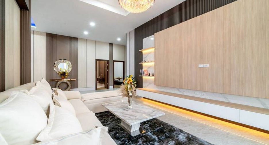 For sale 3 bedrooms villa in Bang Lamung, Chonburi