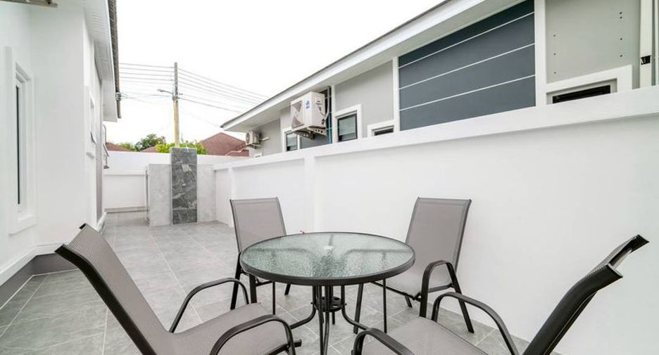 For sale 3 bedrooms villa in Bang Lamung, Chonburi