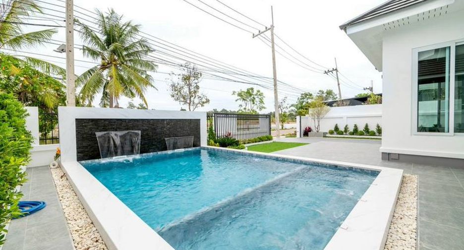 For sale 3 bedrooms villa in Bang Lamung, Chonburi