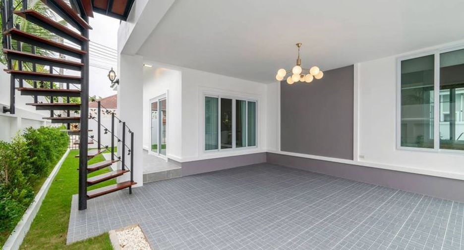 For sale 3 bedrooms villa in Bang Lamung, Chonburi