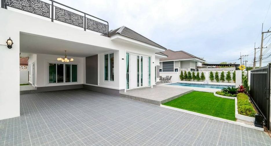For sale 3 bedrooms villa in Bang Lamung, Chonburi
