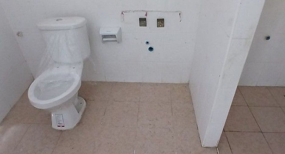 Gewerbefläche zum Kauf mit 1 Zimmer in Khiri Rat Nikhom, Surat Thani