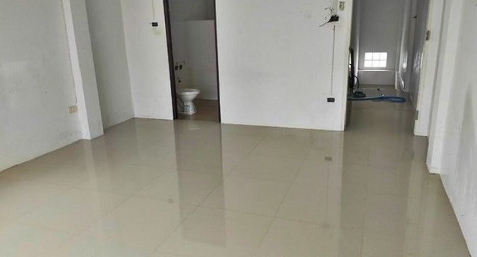 Gewerbefläche zum Kauf mit 1 Zimmer in Khiri Rat Nikhom, Surat Thani