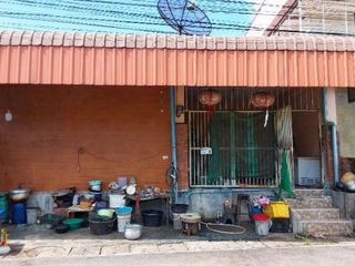 出售 1 卧室 联排别墅 在 Hat Yai, Songkhla