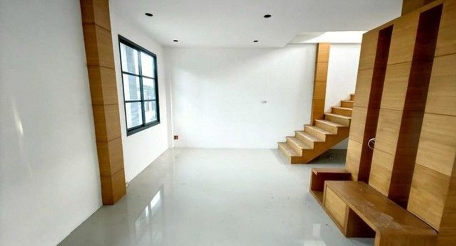 For sale 1 bed townhouse in Ban Khai, Rayong