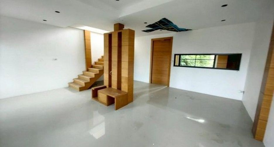 For sale 1 bed townhouse in Ban Khai, Rayong