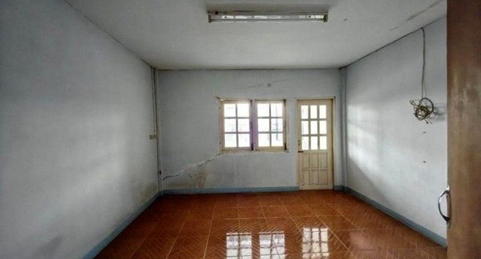 For sale 1 bed retail Space in Ban Khai, Rayong