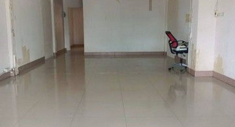 À vendre 9 chambres local commercial à Hat Yai, Songkhla
