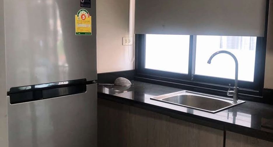 For sale 1 bed condo in Mueang Samut Prakan, Samut Prakan