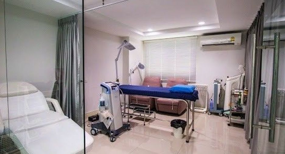Büro zum Kauf mit 3 Zimmer in Phasi Charoen, Bangkok