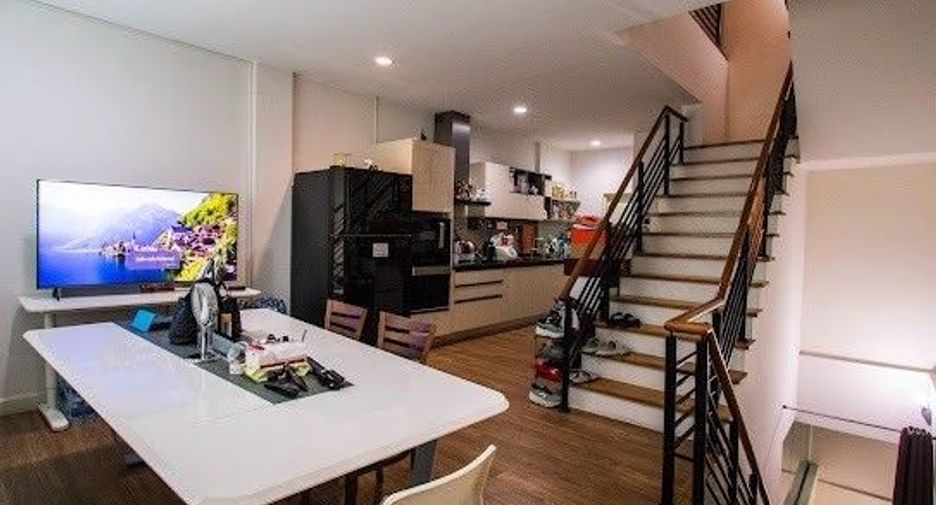 Büro zum Kauf mit 3 Zimmer in Phasi Charoen, Bangkok