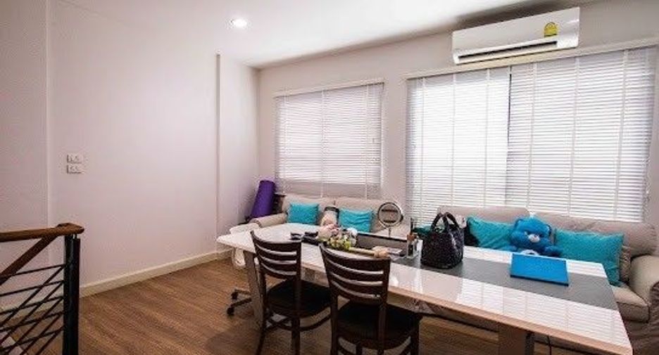 Büro zum Kauf mit 3 Zimmer in Phasi Charoen, Bangkok