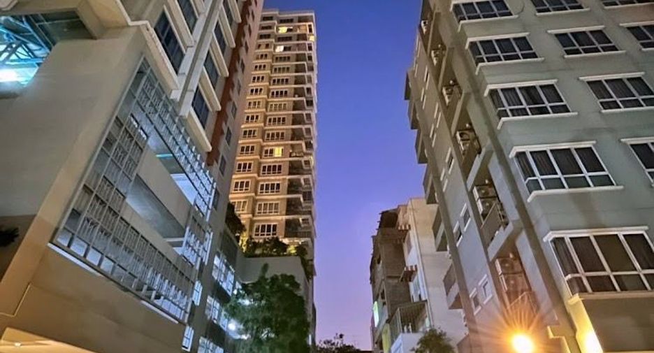 For sale 1 bed condo in Thon Buri, Bangkok