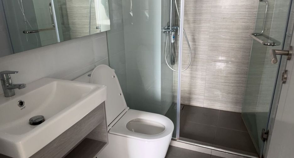For sale 1 bed condo in Mueang Samut Prakan, Samut Prakan