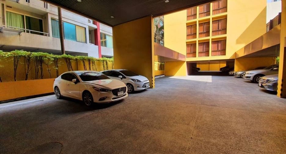 For rent 1 bed condo in Pathum Wan, Bangkok