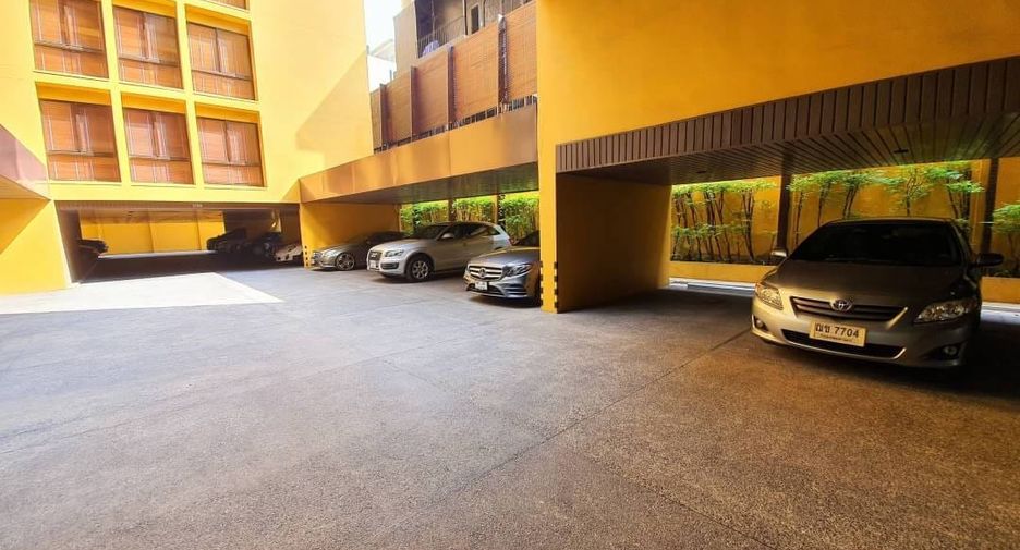 For rent 1 bed condo in Pathum Wan, Bangkok