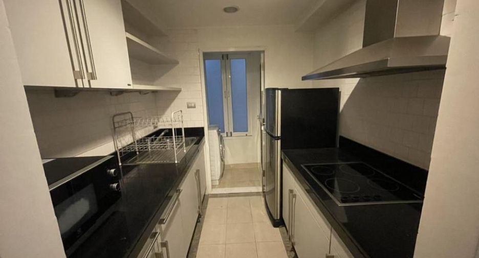 For rent 2 bedrooms condo in Pathum Wan, Bangkok