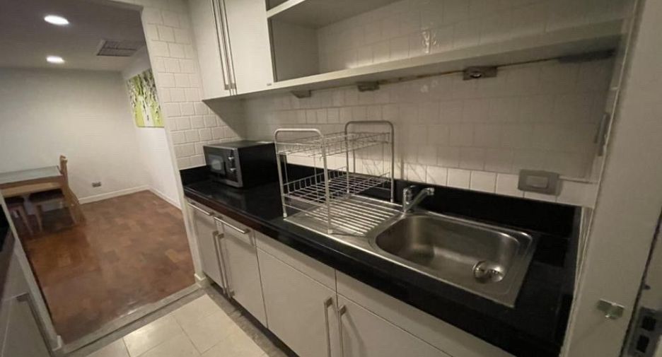 For rent 2 bedrooms condo in Pathum Wan, Bangkok