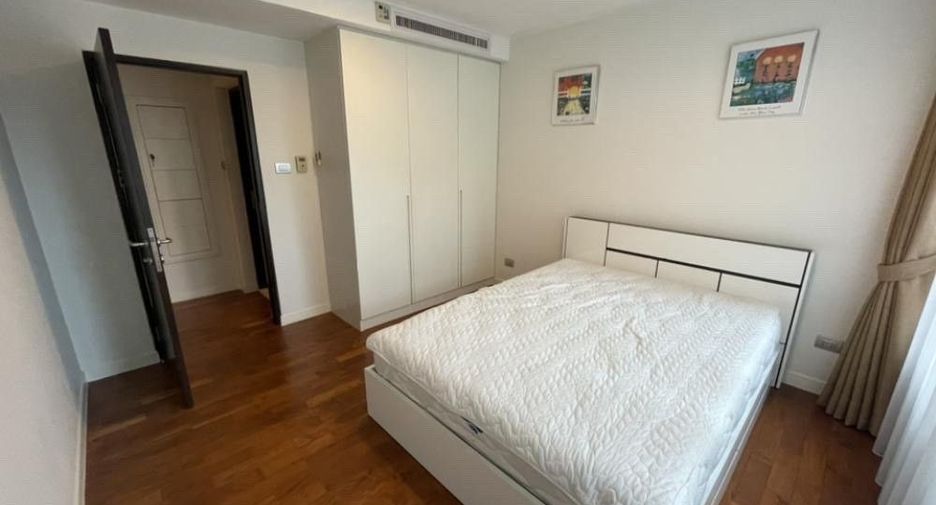 For rent 2 bedrooms condo in Pathum Wan, Bangkok