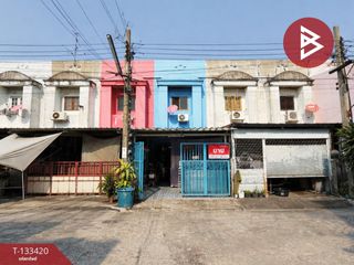 Casa adosada en venta de 3 habitaciones en Thung Khru, Bangkok