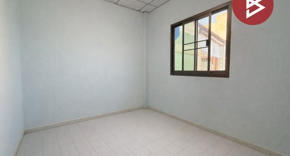 For sale 3 bedrooms townhouse in Thung Khru, Bangkok