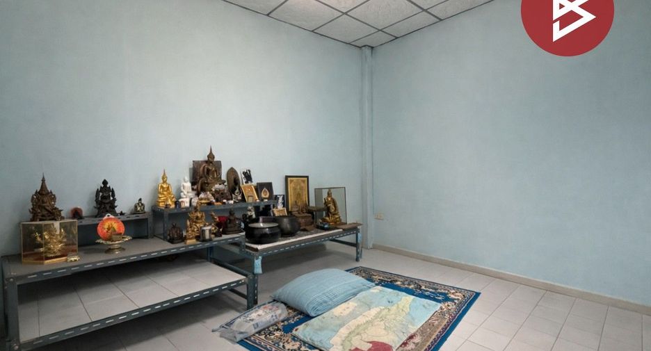 For sale 3 bedrooms townhouse in Thung Khru, Bangkok
