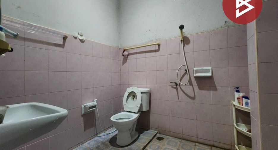 À vendre 2 chambres maison à Si Racha, Chonburi