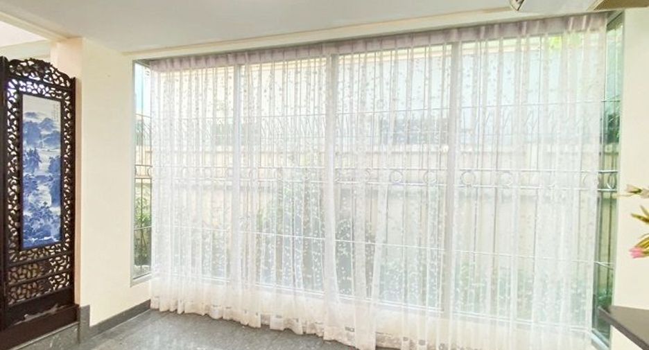 Haus zum Kauf mit 4 Zimmer in Lat Phrao, Bangkok