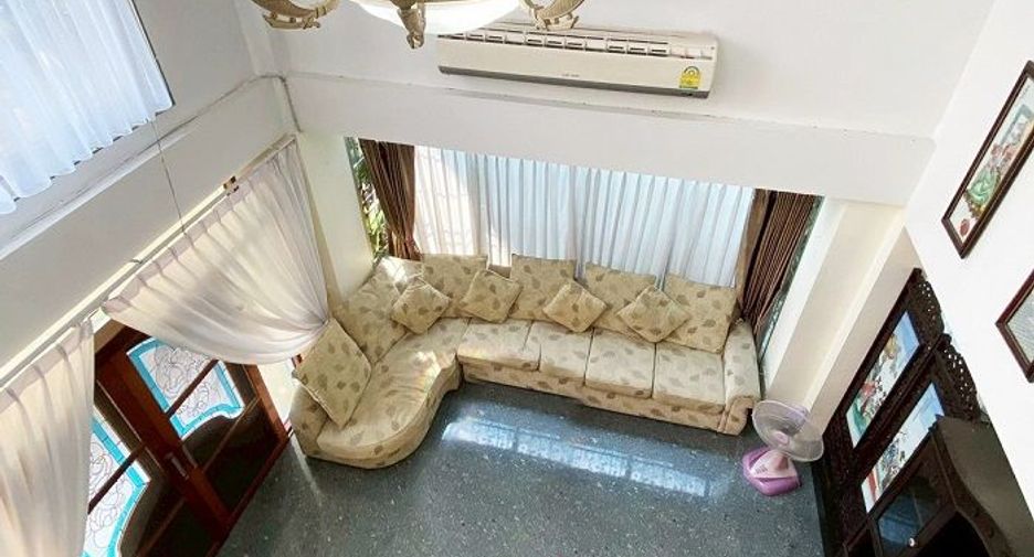 Haus zum Kauf mit 4 Zimmer in Lat Phrao, Bangkok