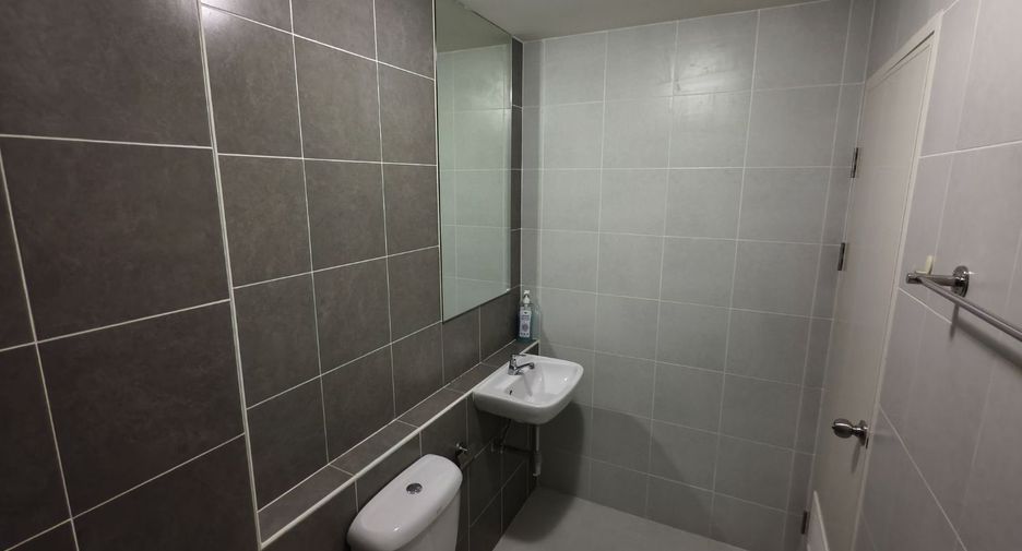 Casa adosada en venta de 3 habitaciones en Bang Kruai, Nonthaburi